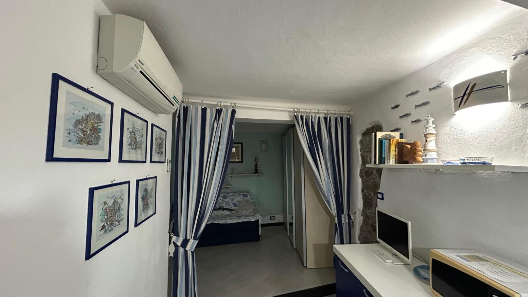 Pippo Cosy Studio Flat With Ac モンテロッソ・アル・マーレ エクステリア 写真